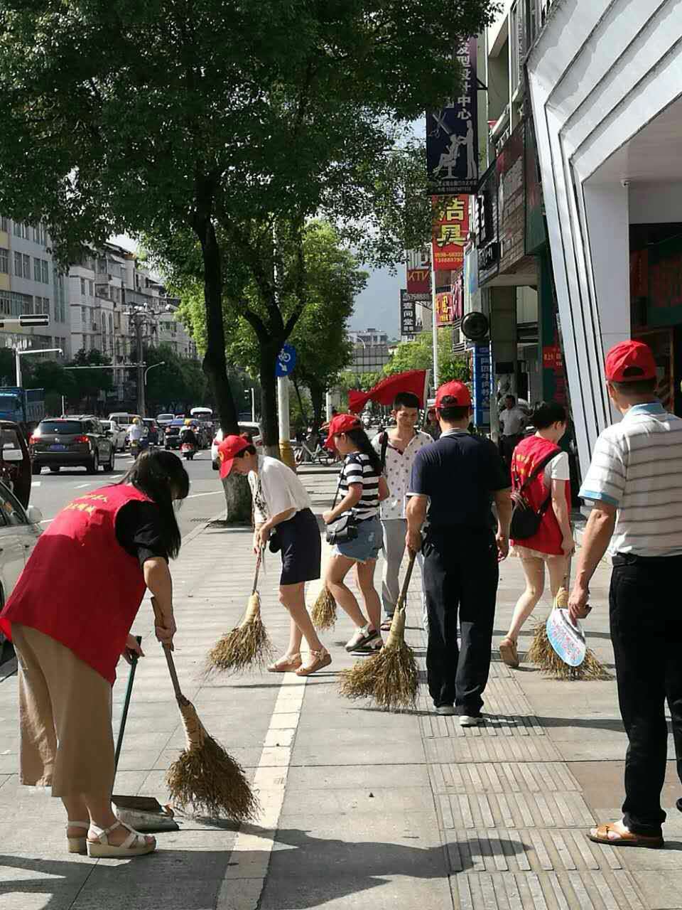 凤岗县多少人口_夏朝有多少人口(2)